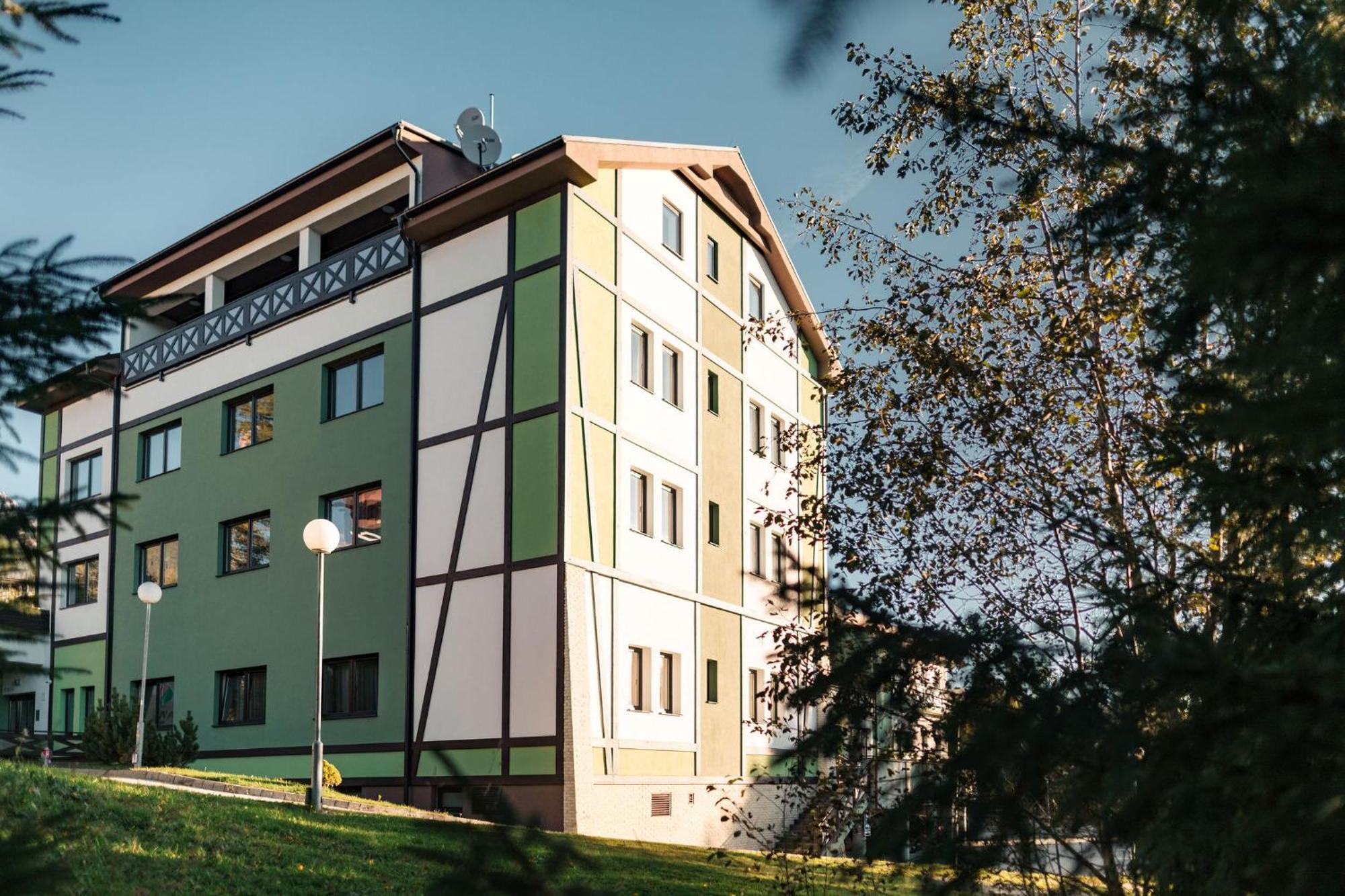 Apartmanovy Dom Familia Smokovec Vysoké Tatry Esterno foto